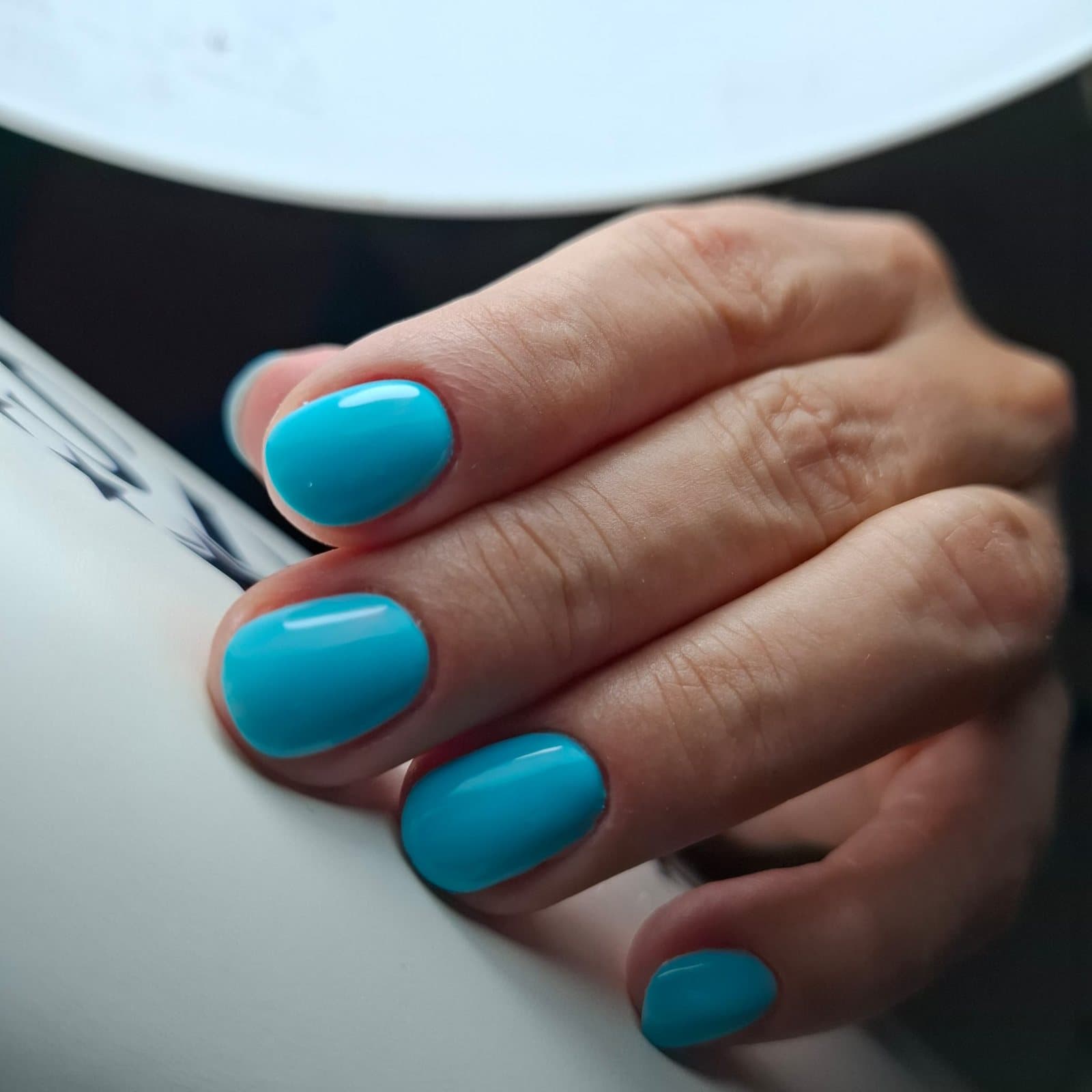 Russian Manicure — lucrare