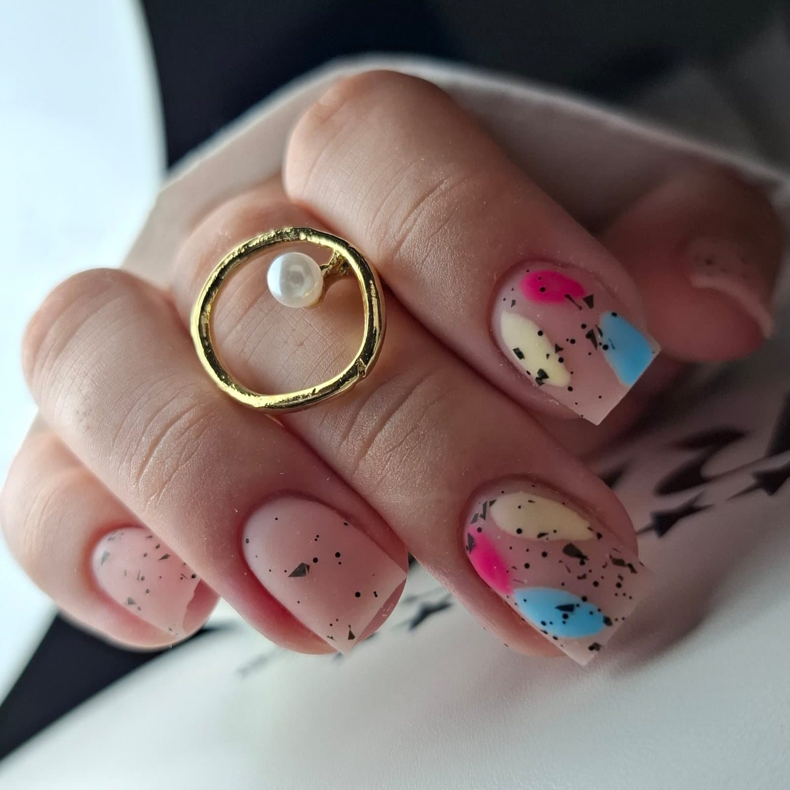 Russian Manicure — lucrare